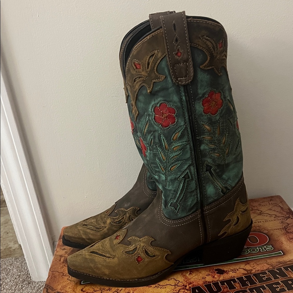 Laredo Brown and Teal Boots with Red Embroidery - Picture 3 of 6